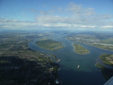 Vue_aerienne_saint_laurent_ile_de_montreal