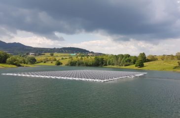 o-solaire-le-premier-parc-flottant-photovoltaique-a-430-000-euros-de-la-cnr-a-mornant-1024x576