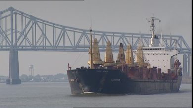 878333788-mississippi-fleuve-bateau-a-vapeur-louisiane-pont-routier