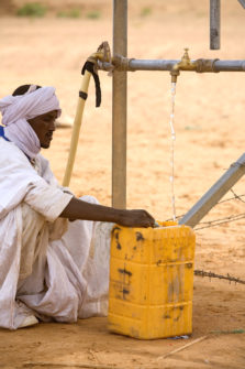 Eau du forage, Leguerara, environs de Chinguetti, Region de l'Adrar, Mauritanie