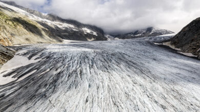 Suisse, Canton du Valais, Obergoms, Gletsch, Le Glacier du Rhone (2300 m d'altitude), (vue aerienne)
