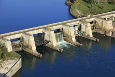 France, Gard (30), Villeneuve les Avignon, Barrage de Villeneuve sur Le Rhone (vue aerienne)