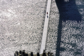 France, Ardeche (07), Rochemaure, la passerelle sur Le Rhone (vue aerienne)